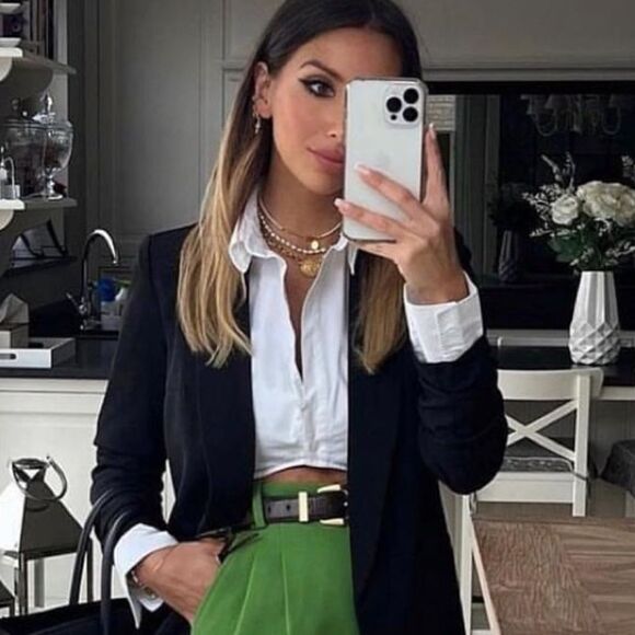 Unique crop button up top - Picture 3 of 5